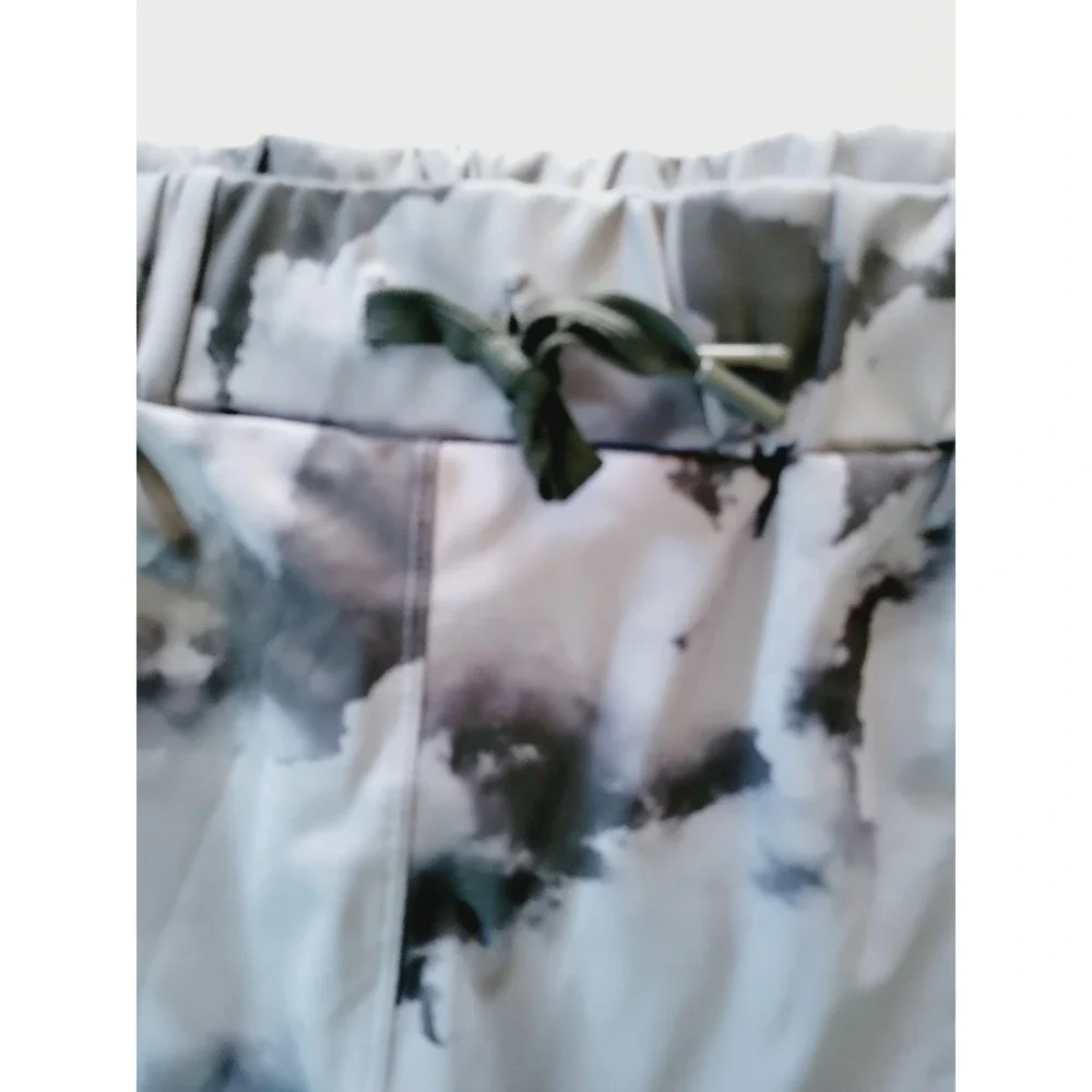 Kcutteyg XL Gray Tie Dye Athletic Shorts Drawstring Pockets Stretch‎ Workout NWT